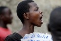 Un manifestant opposé à la candidature à un troisième mandat de Pierre Nkurunziza, dans les rues de Bujumbura, le 4 juin 2015.
REUTERS/Goran Tomasevic