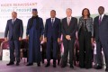 De gauche à droite : S.E.M Mohamed Ould Abdoul Aziz, Président de la République Islamique de Mauritanie, S.E.M Idriss Deby Itno, Président de la République du Tchad, S.E.M Issoufou Mahamadou, Président de la République du Niger, Chef de l’Etat, M. André Parant Secrétaire Général Adjoint du Quay d’Orsay, Mme Soukayna Kane, Directrice des Opérations de la Banque Mondiale pour le Mali, la Guinée, le Niger et le Tchad, M. Abdoulaye MAR DIEYE, Directeur du Bureau Régional du PNUD pour l’Afrique